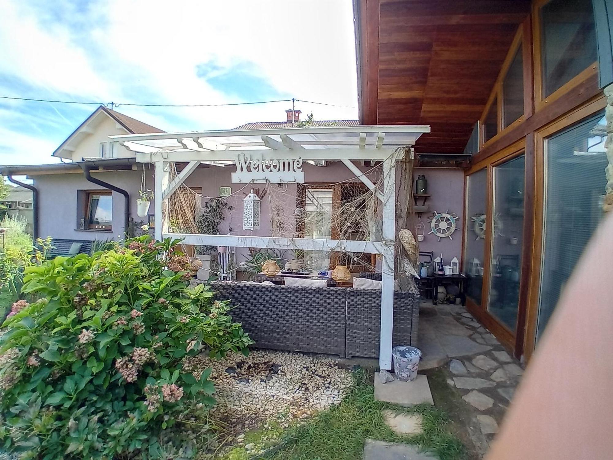 Rose Room 40M2 With Terrace 25M2 In Greeny Area For 4 Person Любляна Экстерьер фото